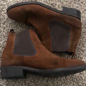 Thursday brand Ankle boots. Suede brown